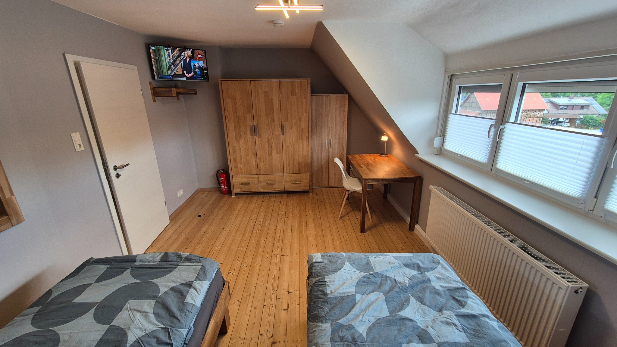 Schlafzimmer mit zwei Betten